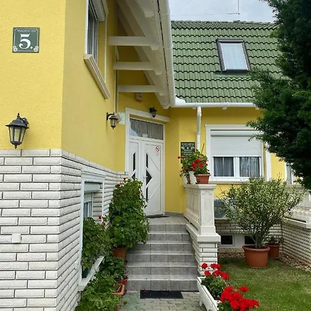 Margareta Apartmanhaz Διαμέρισμα *